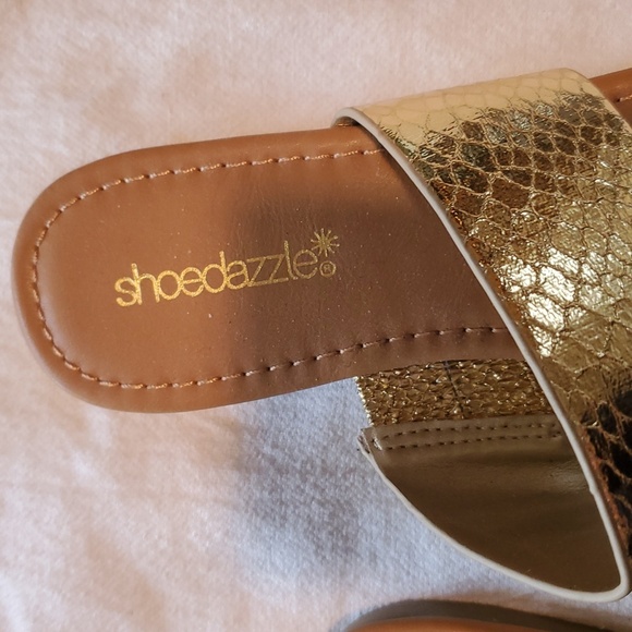 Shoe Dazzle Sophia Gold Slide Toe Sz. 8 Sandals - Picture 4 of 6